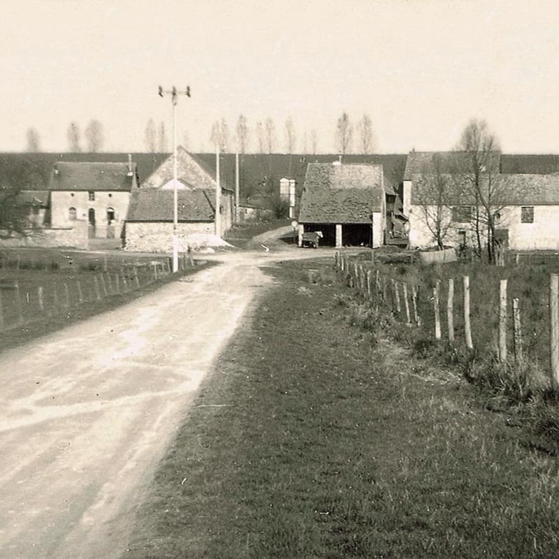 Ancienne photo de la ferme de Pontaly datant des années 30.