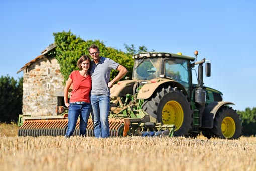 La famille Ruèche cultivent en agriculture biologique leurs champs, à la ferme de Pontaly.
